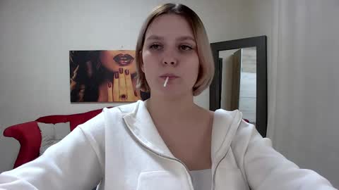 Snapshot of dianemills chatting on 03/10/25, 02:39 Diane Mills online show from 03/10/25, 02:39