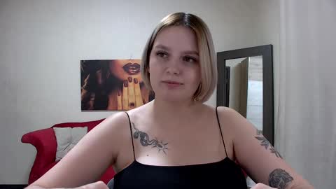 Snapshot of dianemills chatting on 03/11/25, 11:48 Diane Mills online show from 03/11/25, 11:48
