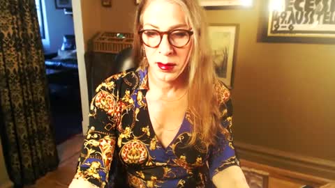 Snapshot of dianeroberts chatting on 10/07/25, 08:39 Diane Roberts-Tease and Humiliation online show from 10/07/25, 08:39