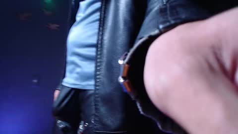 DICAPRIO online show from 10/18/25, 10:43