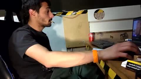 dick4play222 online show from 03/02/25, 01:47