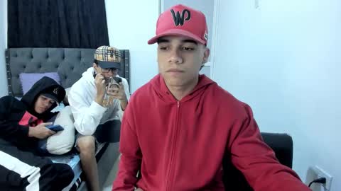 dick online show from 11/25/25, 11:43