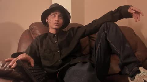 Snapshot of dickie_dicking chatting on 10/25/25, 08:47 dickie_dicking online show from 10/25/25, 08:47