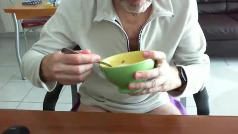 didonc from france..... online show from 04/05/26, 07:49