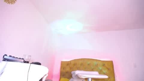 Snapshot of diegg0damian chatting on 12/20/24, 01:58 diegg0damian online show from 12/20/24, 01:58