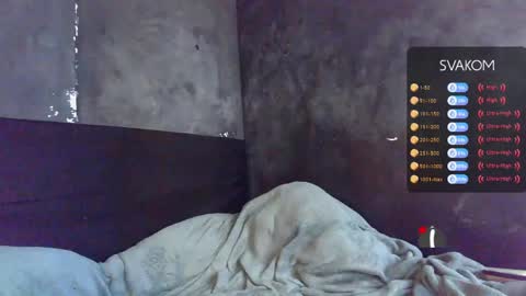 diemond_latinx98 online show from 04/21/26, 02:01