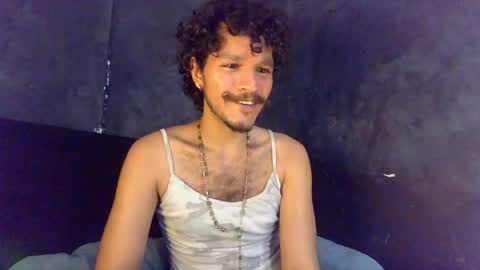 Snapshot of diemond_latinx98 chatting on 05/12/26, 03:31 diemond_latinx98 online show from 05/12/26, 03:31