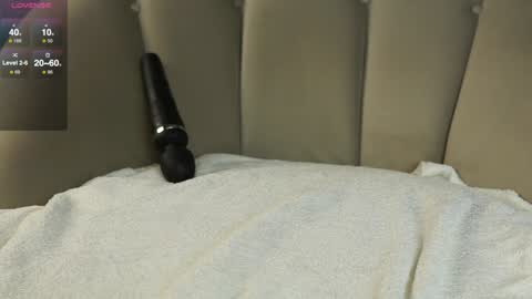 Snapshot of diffgirls chatting on 01/18/25, 05:26 Tanya online show from 01/18/25, 05:26