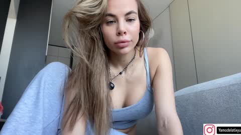 Snapshot of diffgirls chatting on 10/01/25, 09:15 Tanya online show from 10/01/25, 09:15