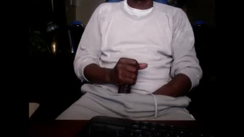 Snapshot of digitalpimpn chatting on 12/17/24, 12:11 The Digital Pimp.... online show from 12/17/24, 12:11