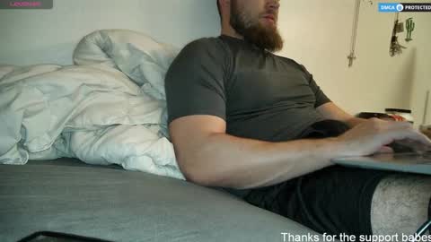 Snapshot of dikdowndaddy chatting on 12/01/25, 04:06 Daddy online show from 12/01/25, 04:06