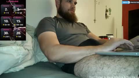 Snapshot of dikdowndaddy chatting on 03/13/26, 09:16 Daddy online show from 03/13/26, 09:16