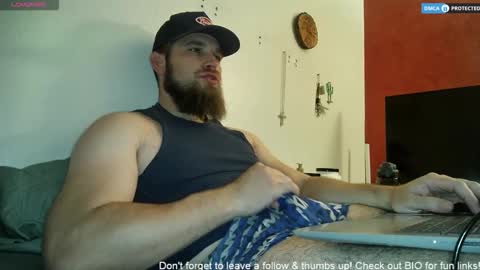 Snapshot of dikdowndaddy chatting on 03/23/26, 07:23 Daddy online show from 03/23/26, 07:23