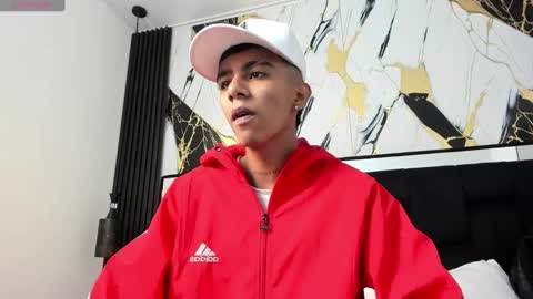 dikey_18 online show from 01/11/25, 07:49