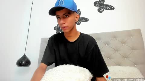 dikey_18 online show from 01/12/25, 08:14