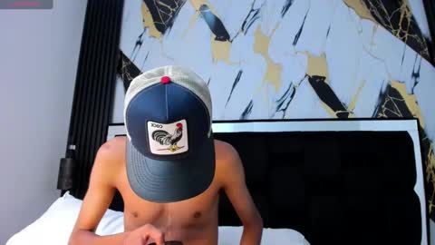 dikey_18 online show from 02/06/25, 11:37