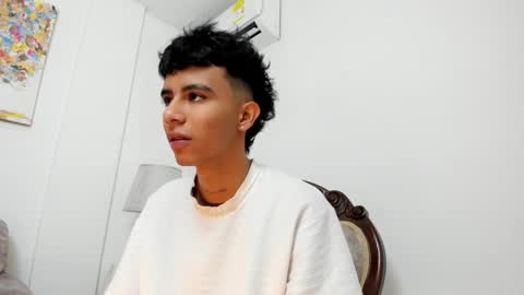 dikey_18 online show from 02/08/25, 07:59