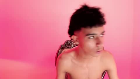 dikey_18 online show from 02/08/25, 11:02