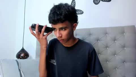 dikey_18 online show from 02/11/25, 02:57