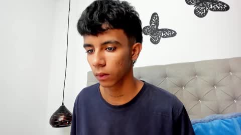 dikey_18 online show from 02/14/25, 06:02