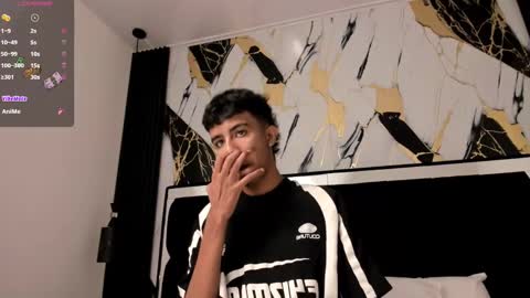 dikey_18 online show from 02/15/25, 08:33