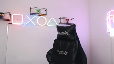 dikey_18 online show from 02/24/25, 11:30