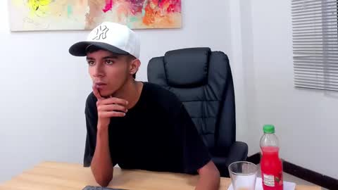 dikey_18 online show from 02/28/25, 09:55