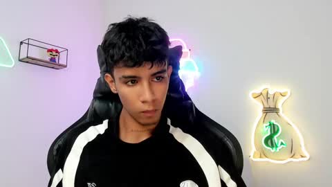 dikey_18 online show from 03/11/25, 05:49