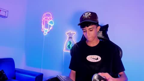 dikey_18 online show from 09/27/25, 08:58