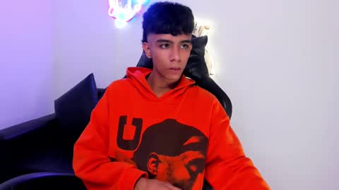 dikey_18 online show from 11/05/25, 09:26