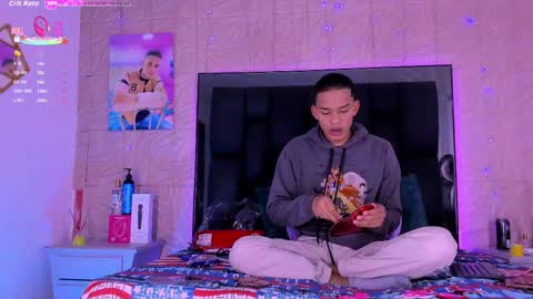 Snapshot of dilam_alfonzo chatting on 09/17/25, 08:43 Dilan online show from 09/17/25, 08:43