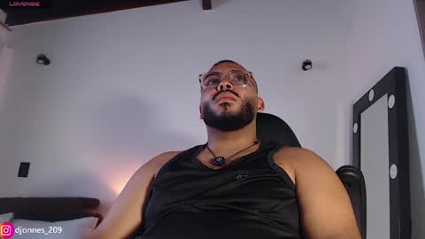 Snapshot of dilanjonnes chatting on 04/29/26, 01:37 DilanJonnes online show from 04/29/26, 01:37