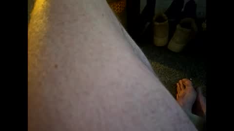 Snapshot of dilf232323 chatting on 10/22/25, 05:41 Dilf online show from 10/22/25, 05:41