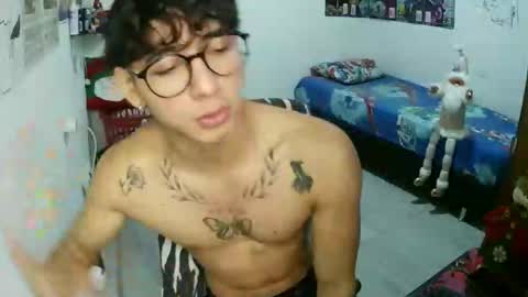 Snapshot of dillom420 chatting on 12/16/25, 06:24 dillom420 online show from 12/16/25, 06:24