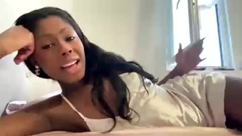 Snapshot of dilussoangel chatting on 06/19/26, 06:23 dilussoangel online show from 06/19/26, 06:23