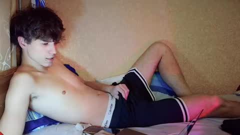 Snapshot of dimamozaev400 chatting on 06/15/26, 01:08 Dima online show from 06/15/26, 01:08