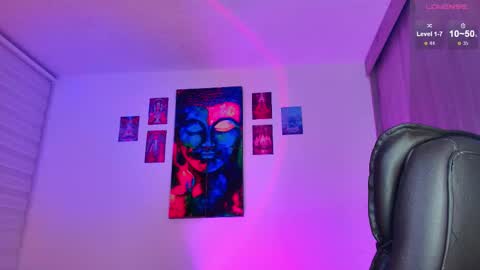 Julian Independent Model online show from 03/12/26, 12:06