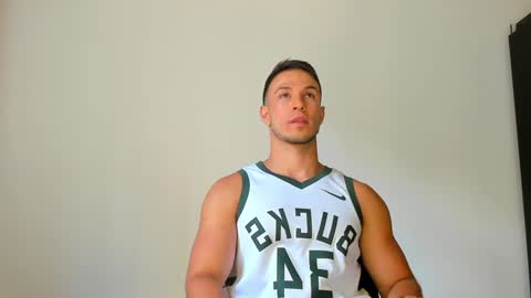 Snapshot of dimitricaruso chatting on 01/17/25, 05:51 dimitricaruso online show from 01/17/25, 05:51