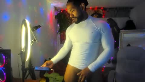 Snapshot of dimitry_muscle chatting on 12/17/24, 11:49 dimitry kyle mucle online show from 12/17/24, 11:49