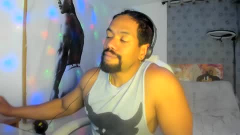 Snapshot of dimitry_muscle chatting on 01/08/25, 03:08 dimitry kyle mucle online show from 01/08/25, 03:08