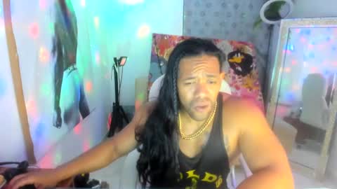 Snapshot of dimitry_muscle chatting on 01/17/25, 01:15 dimitry kyle mucle online show from 01/17/25, 01:15