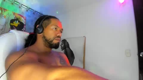Snapshot of dimitry_muscle chatting on 10/23/25, 11:24 dimitry kyle mucle online show from 10/23/25, 11:24