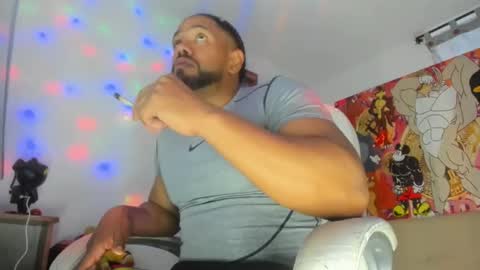 Snapshot of dimitry_muscle chatting on 11/01/25, 10:45 dimitry kyle mucle online show from 11/01/25, 10:45