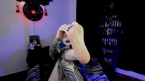 dimmuanddarkness online show from 12/04/25, 07:22