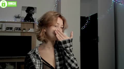 Snapshot of din_star chatting on 12/19/24, 07:40 Dina online show from 12/19/24, 07:40