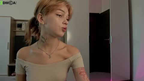 Snapshot of din_star chatting on 10/08/25, 08:01 Dina online show from 10/08/25, 08:01