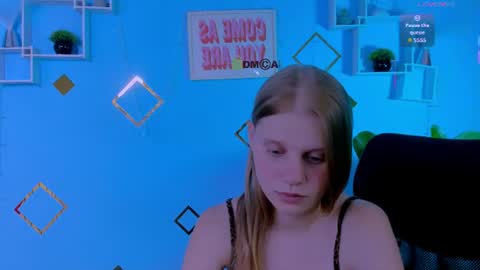 Snapshot of dina_bloom chatting on 07/12/26, 06:54 dina_bloom online show from 07/12/26, 06:54