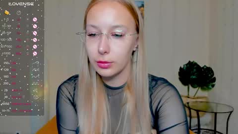 Dina online show from 09/19/25, 03:08