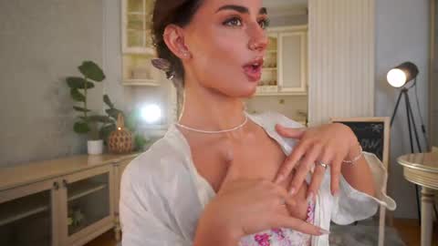 Snapshot of dinacaguimbal chatting on 05/23/26, 03:45 Dina and ill be glad to be here with you follow to me online show from 05/23/26, 03:45