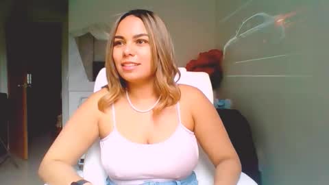 diosadeluniverso_ online show from 12/05/25, 02:58